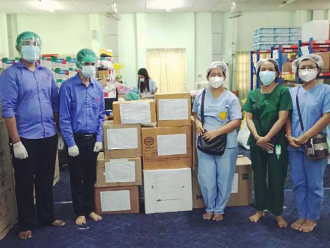 Donation of medicines worth over 6.7 million kyats to use in COVID-19 Quarantine Center , Phaunggyi